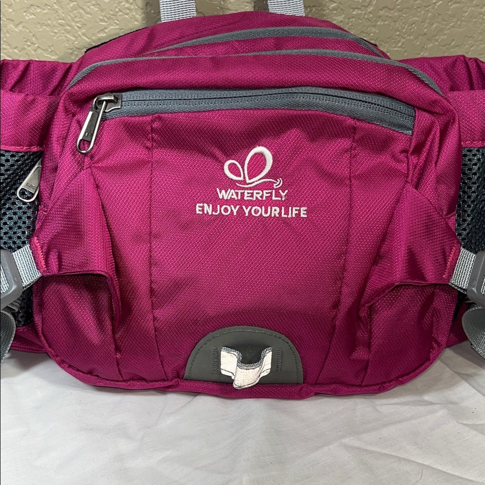 NWOT Incredible Waterfly Women's Hip / Shoulder Bag Waterproof Raspberry Adjust